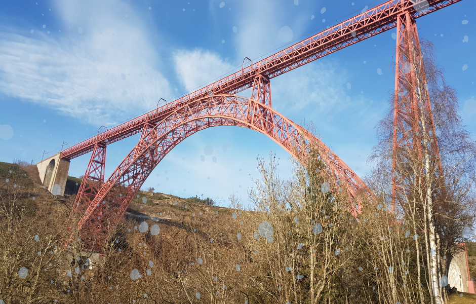 Bridge over a canyon Children's English article The world’s tallest bridge to open in China this summer