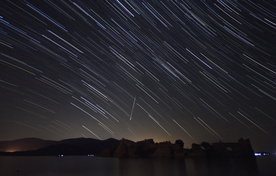 The Orionid meteor shower: Halley’s Comet’s magical light show